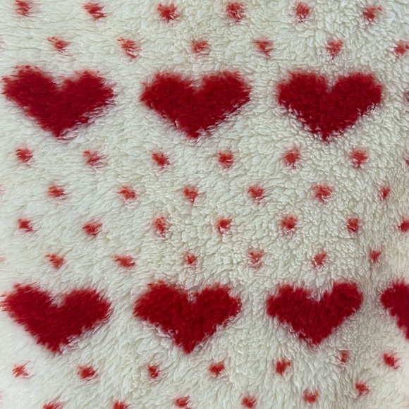 Heart Pattern Cozy Top - Red and Cream - Picture 4 of 4